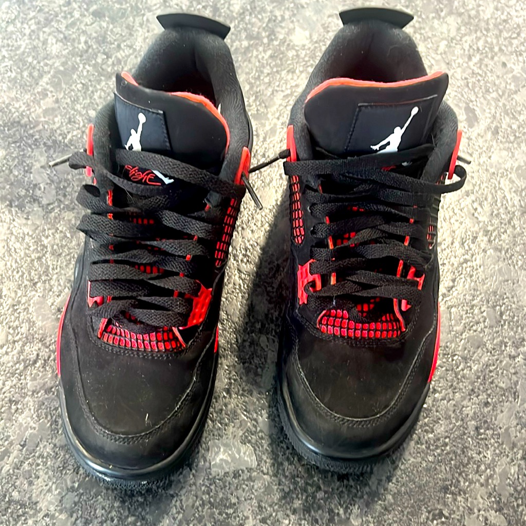Like New Jordan Air Retro 4 ‘Red Thunder’ Size 8 Sneakers
